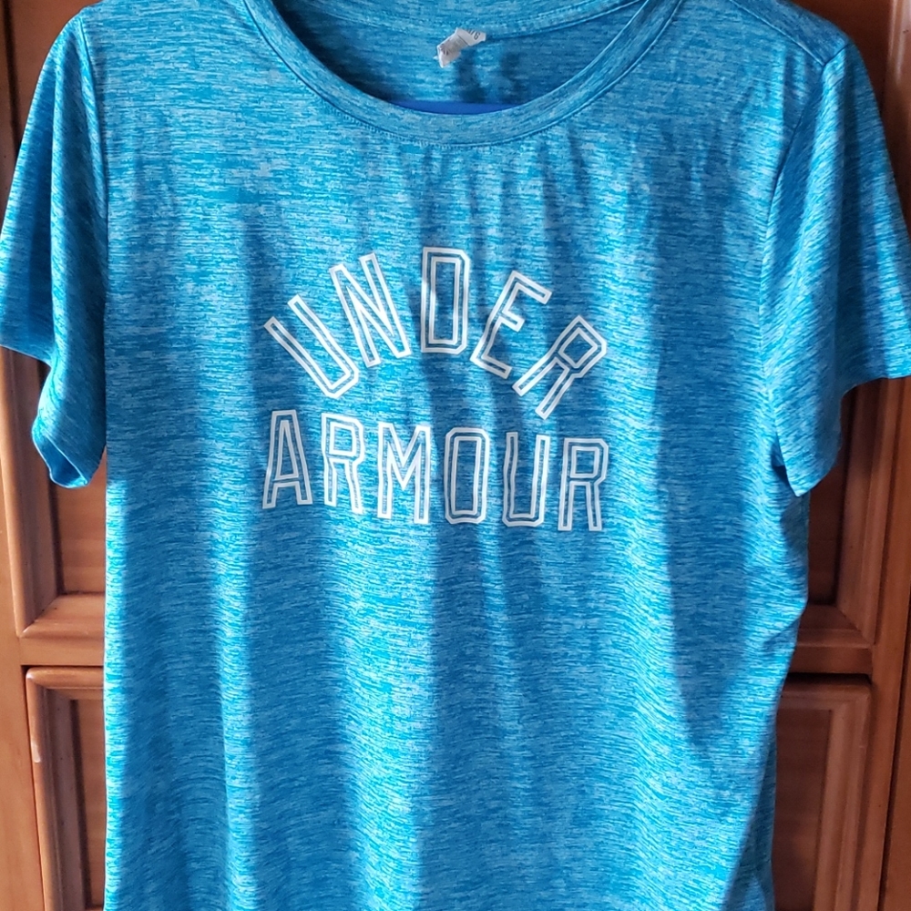 Ladies Under Armour tee